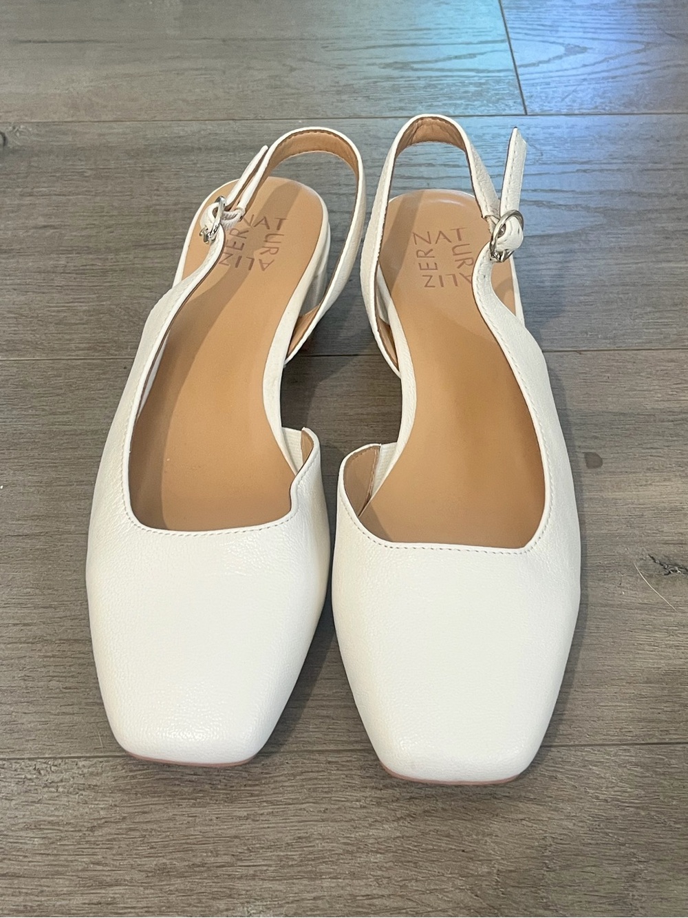 Naturalizer White Leather Slingback Block Heel Pumps - Picture 2 of 4